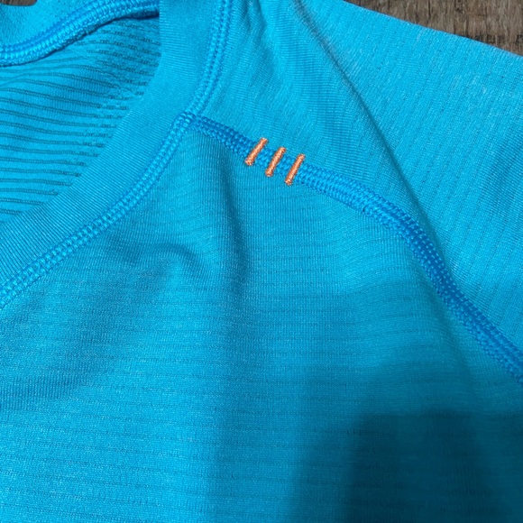 Lululemon Athletica TShirt - Picture 2 of 7